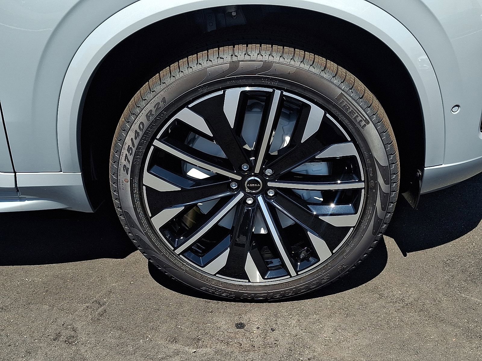 New 2026 Volvo XC90 B6 Plus w/ Protection Package Premier image 8