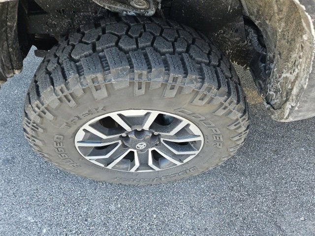Used 2023 Toyota Tacoma TRD Sport w/ Advanced Technology Package image 8