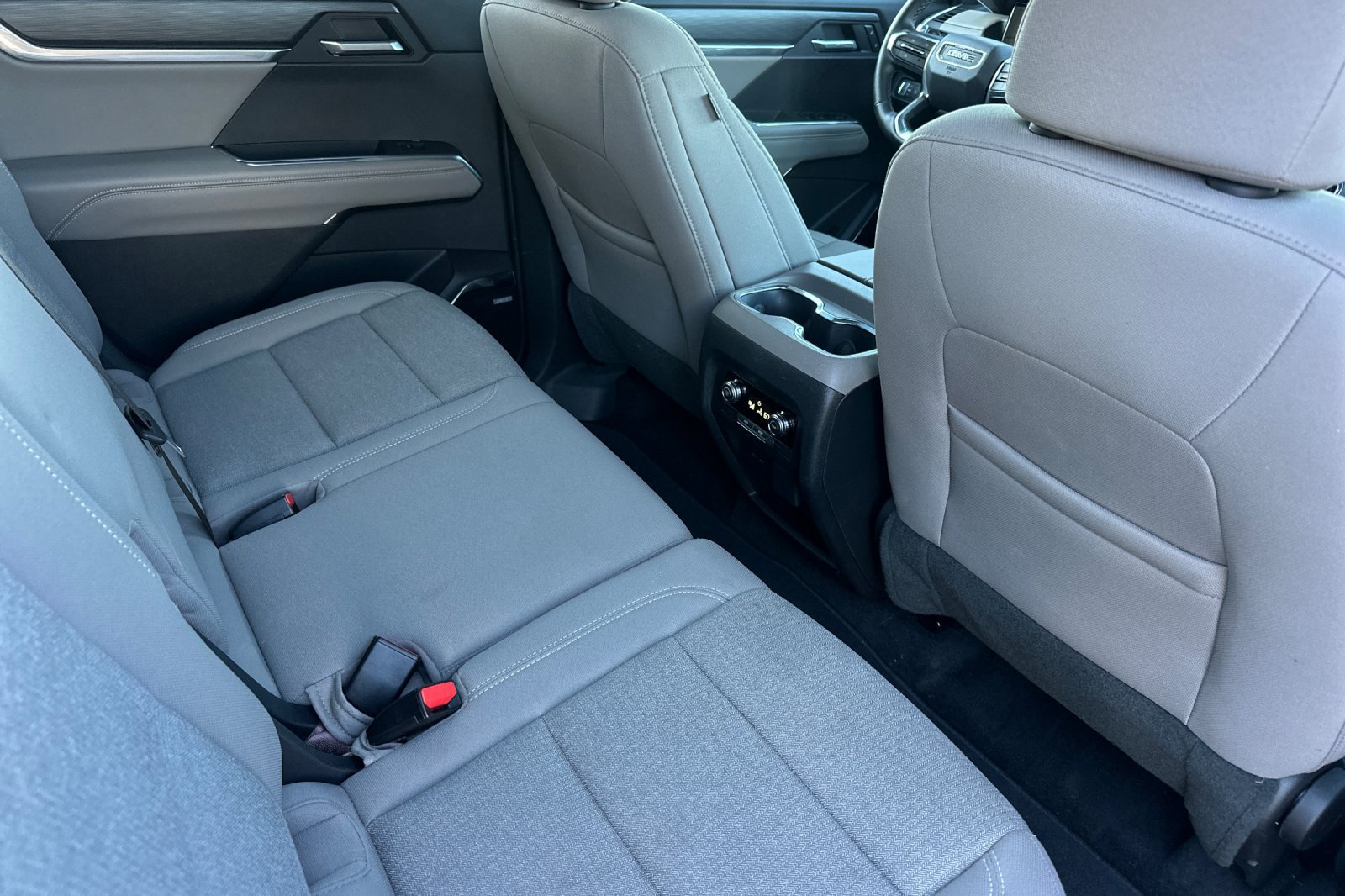 Used 2026 GMC Acadia Elevation FWD image 19