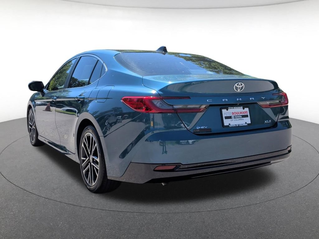 Used 2025 Toyota Camry XLE FWD image 4