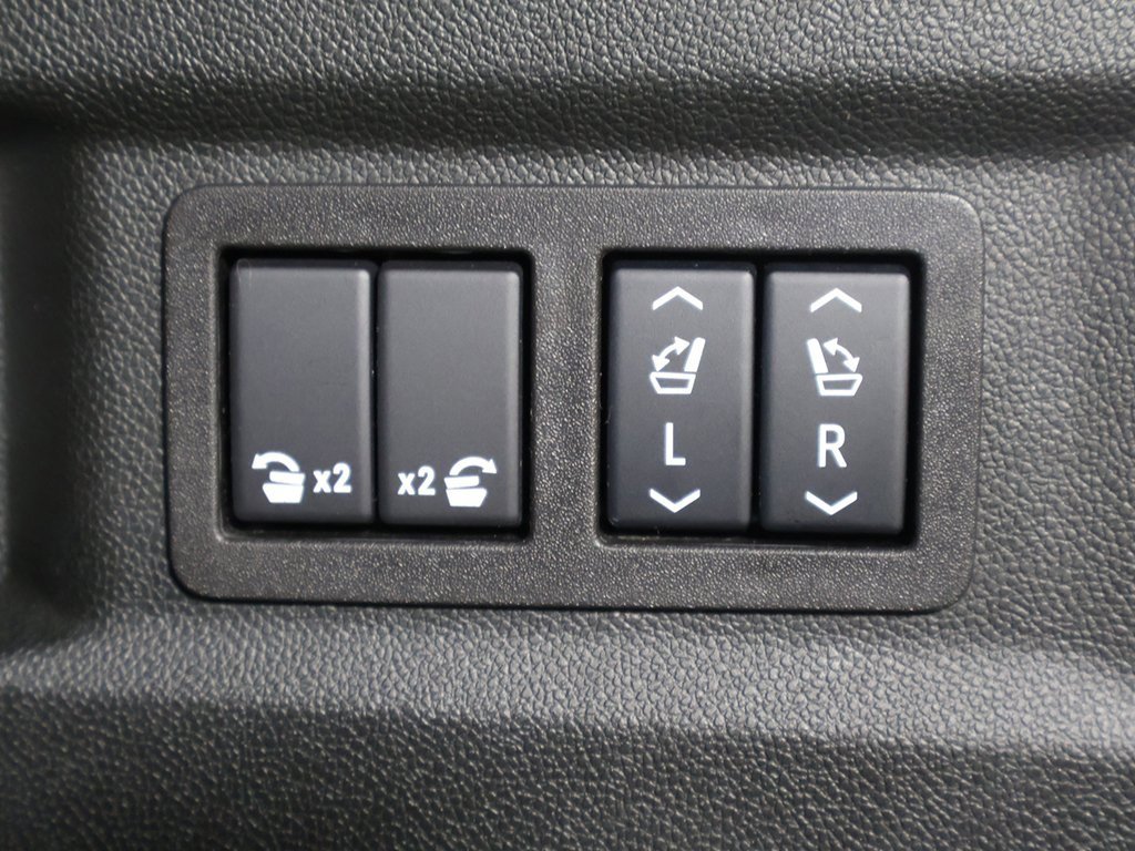 Used 2024 Chevrolet Tahoe High Country w/ Advanced Technology Package image 21