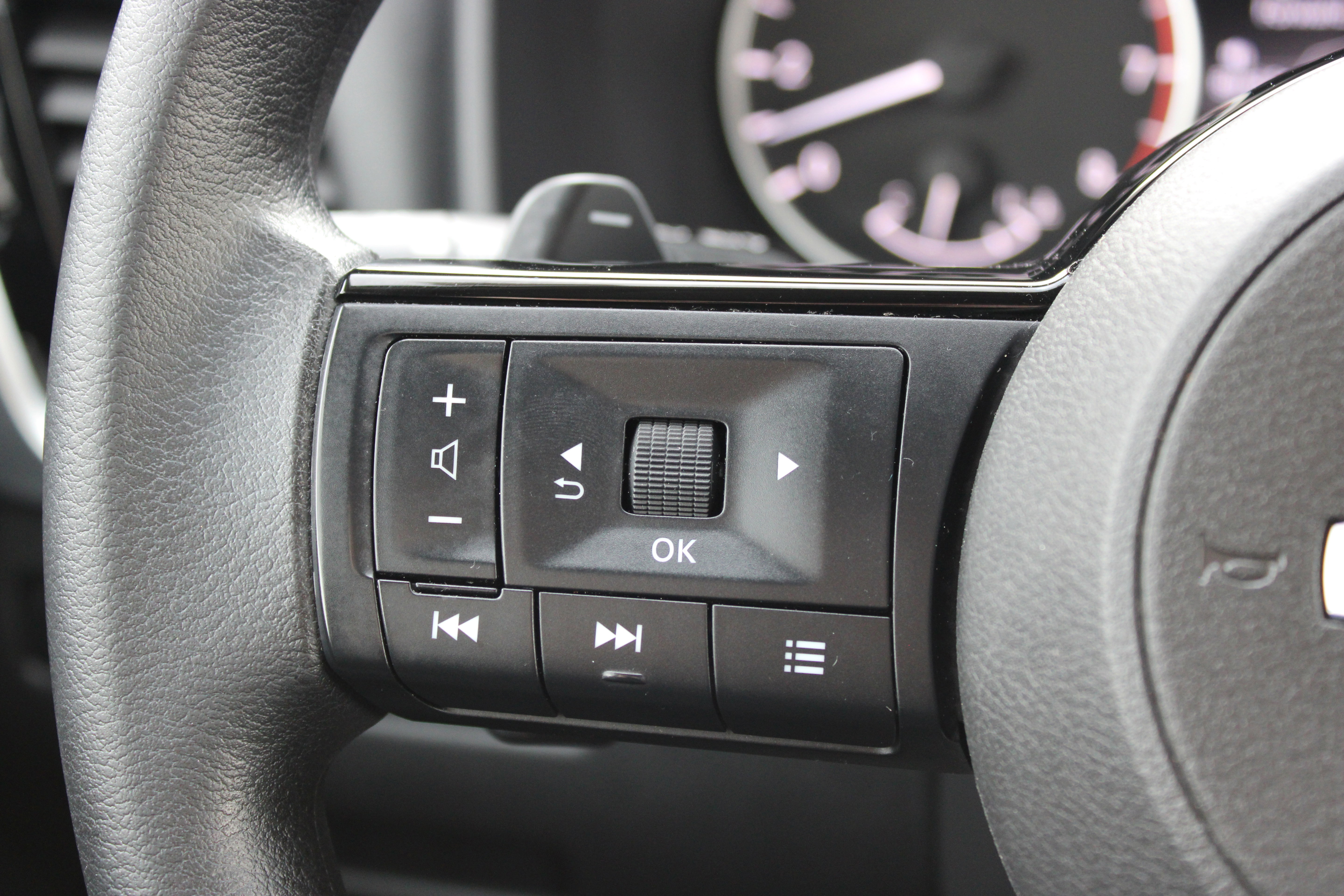 Certified 2022 Nissan Rogue SV AWD/4WD image 25