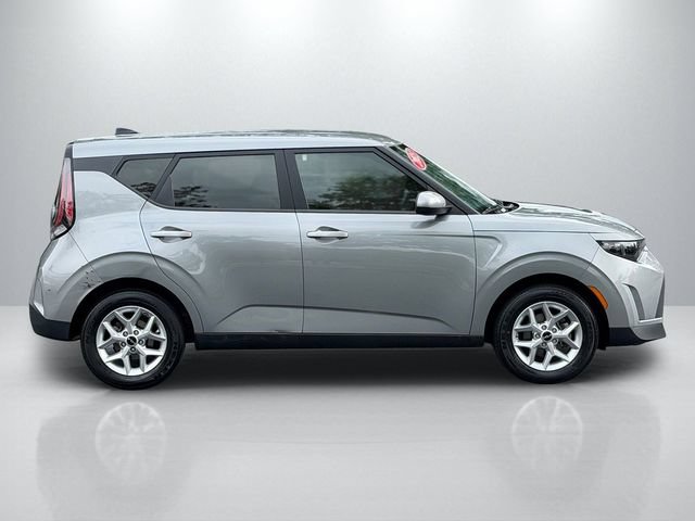 Certified 2023 Kia Soul LX w/ Option Group 015 FWD image 10