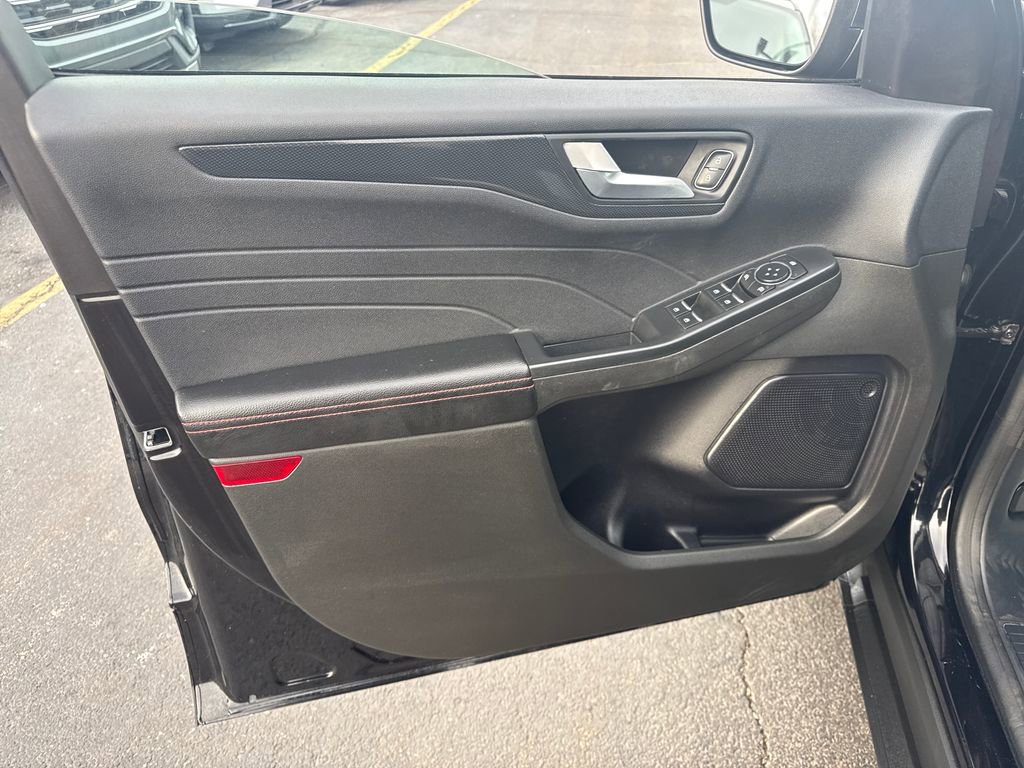 Used 2023 Ford Escape ST-Line w/ Tech Pack #1 image 28