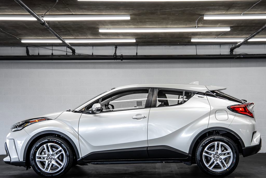 Used 2021 Toyota C-HR LE FWD image 2