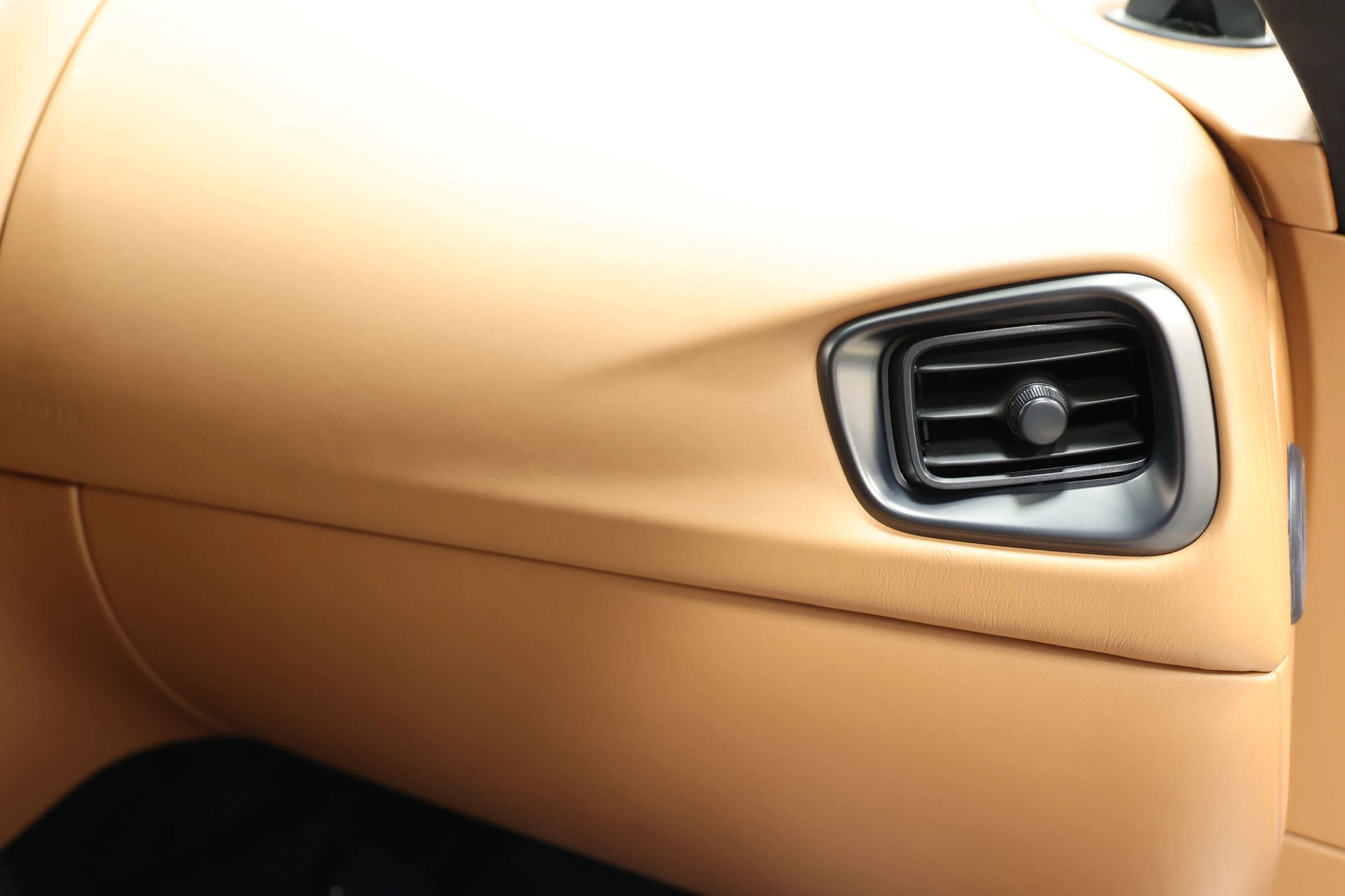 Used 2020 Aston Martin DB11 AMR image 76