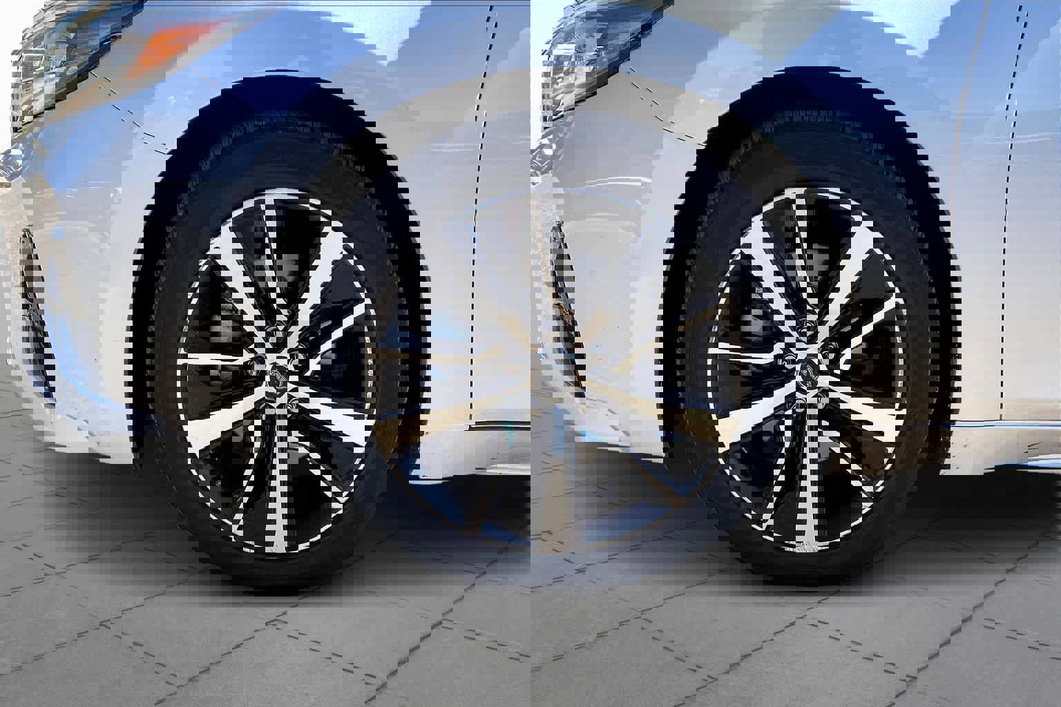 Used 2023 Nissan Maxima SV w/ Floor Mat Group image 9