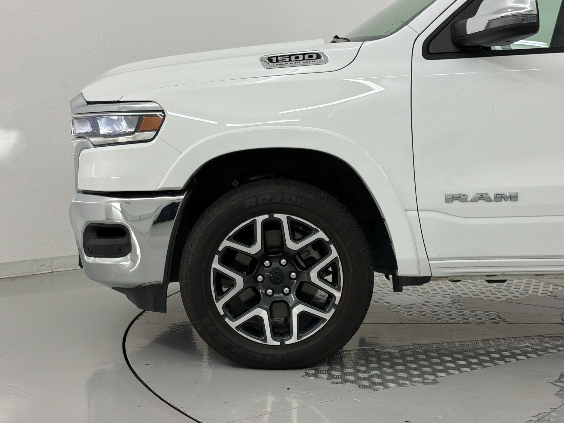 Used 2026 RAM 1500 Laramie AWD/4WD image 24