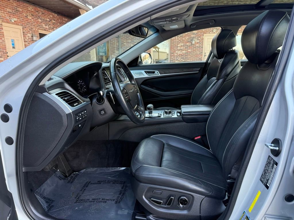 Used 2018 Genesis G80 3.8 w/ Option Group 03 image 11