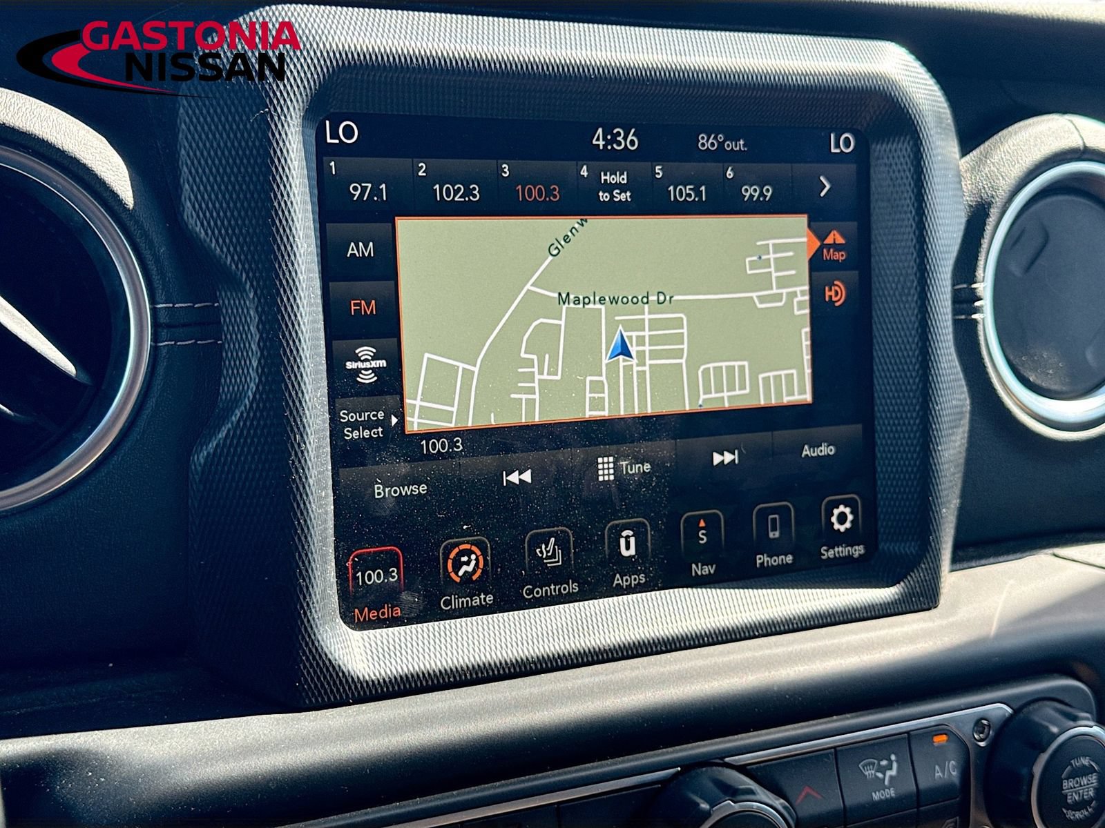 Used 2023 Jeep Wrangler Unlimited Sahara w/ Cold Weather Group AWD/4WD image 19
