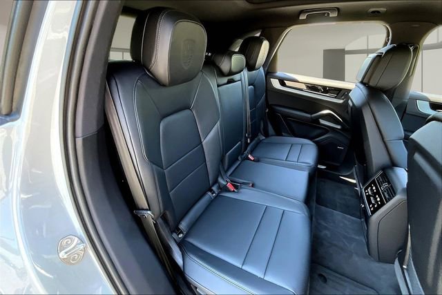 Used 2026 Porsche Cayenne image 24