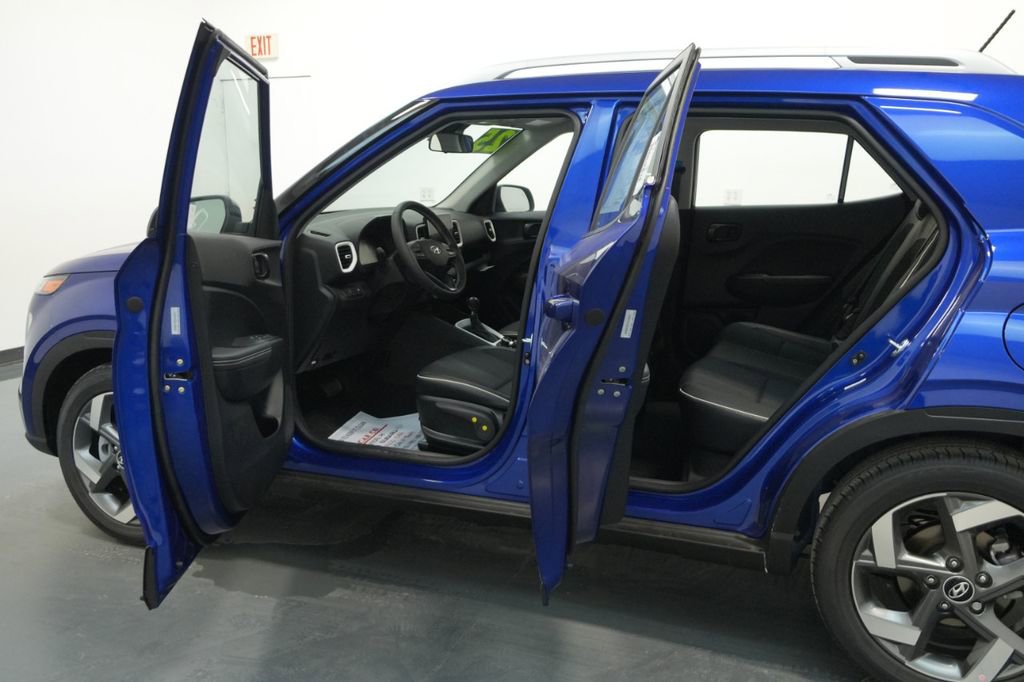 New 2025 Hyundai Venue Limited image 26