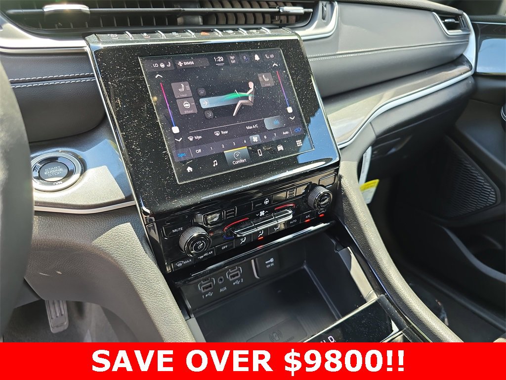 Used 2023 Jeep Grand Cherokee Altitude image 21