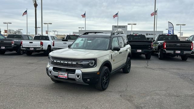 Used 2025 Ford Bronco Sport Badlands image 8