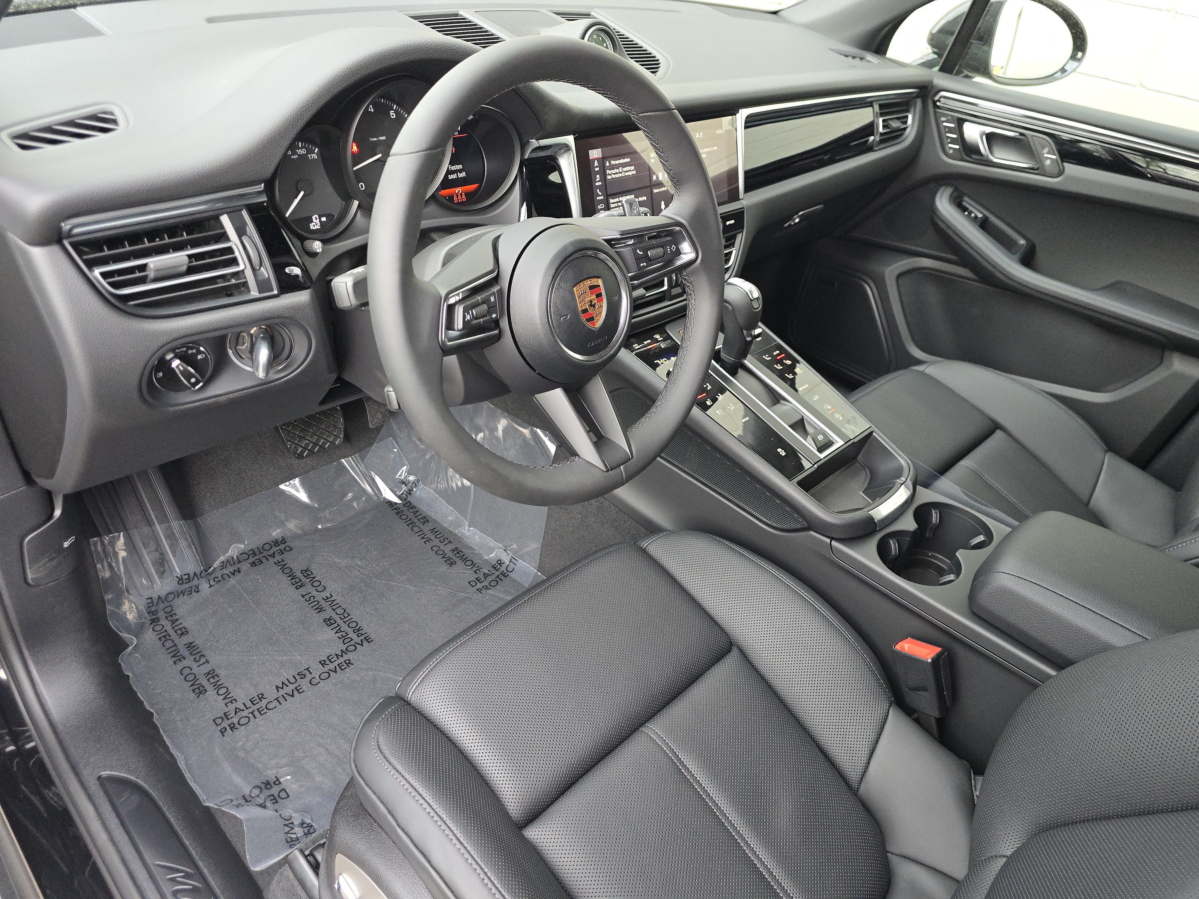 New 2026 Porsche Macan AWD/4WD image 4
