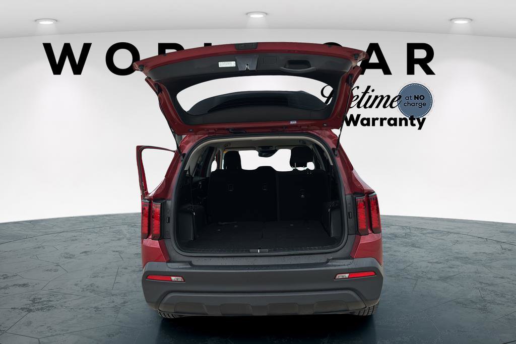 Used 2022 Kia Sorento LX image 9