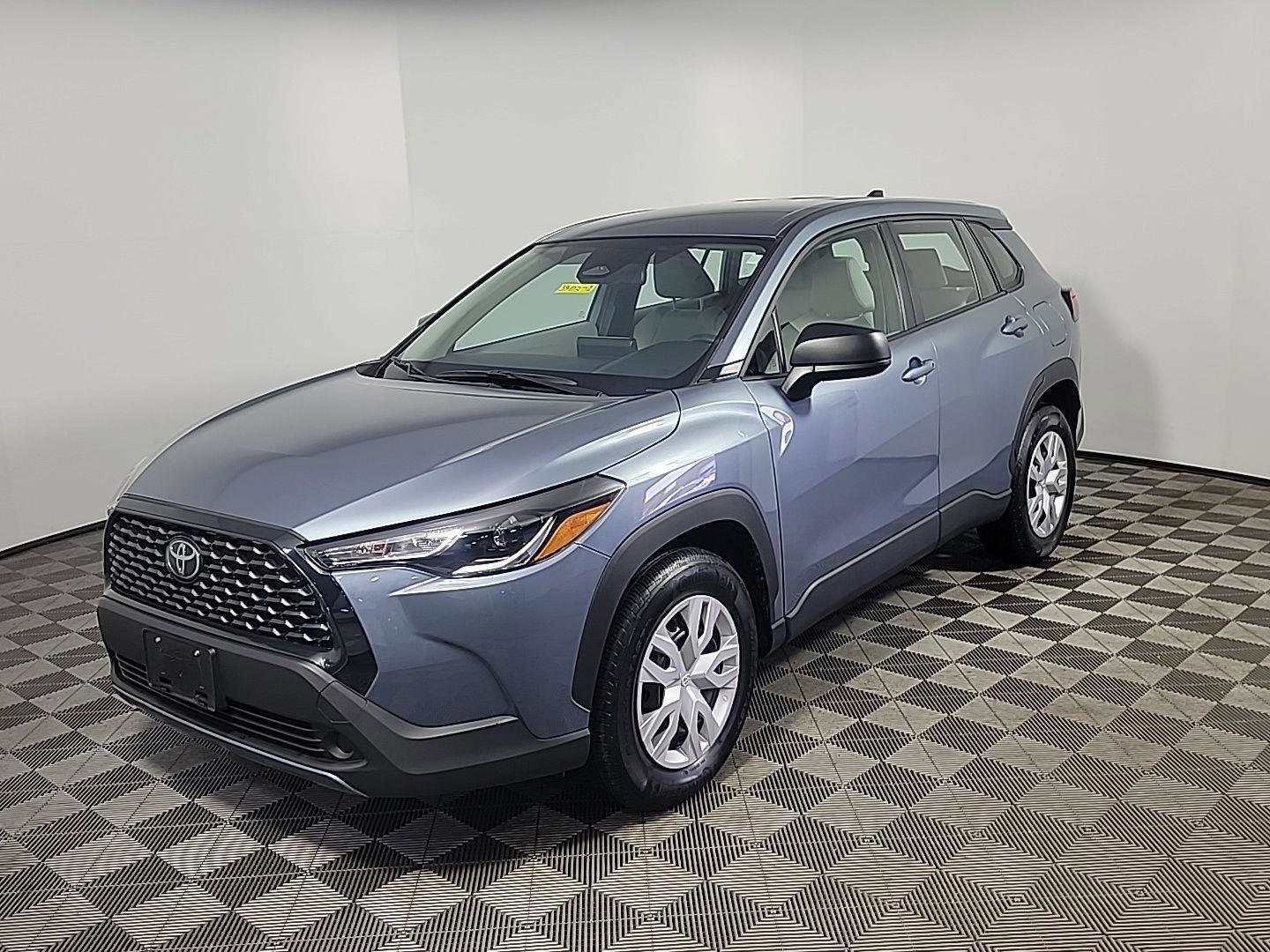 Used 2024 Toyota Corolla Cross L image 11