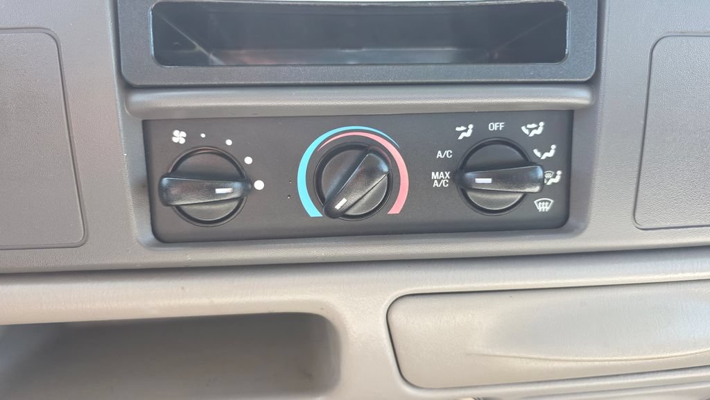 Used 1999 Ford F250 XLT RWD image 19