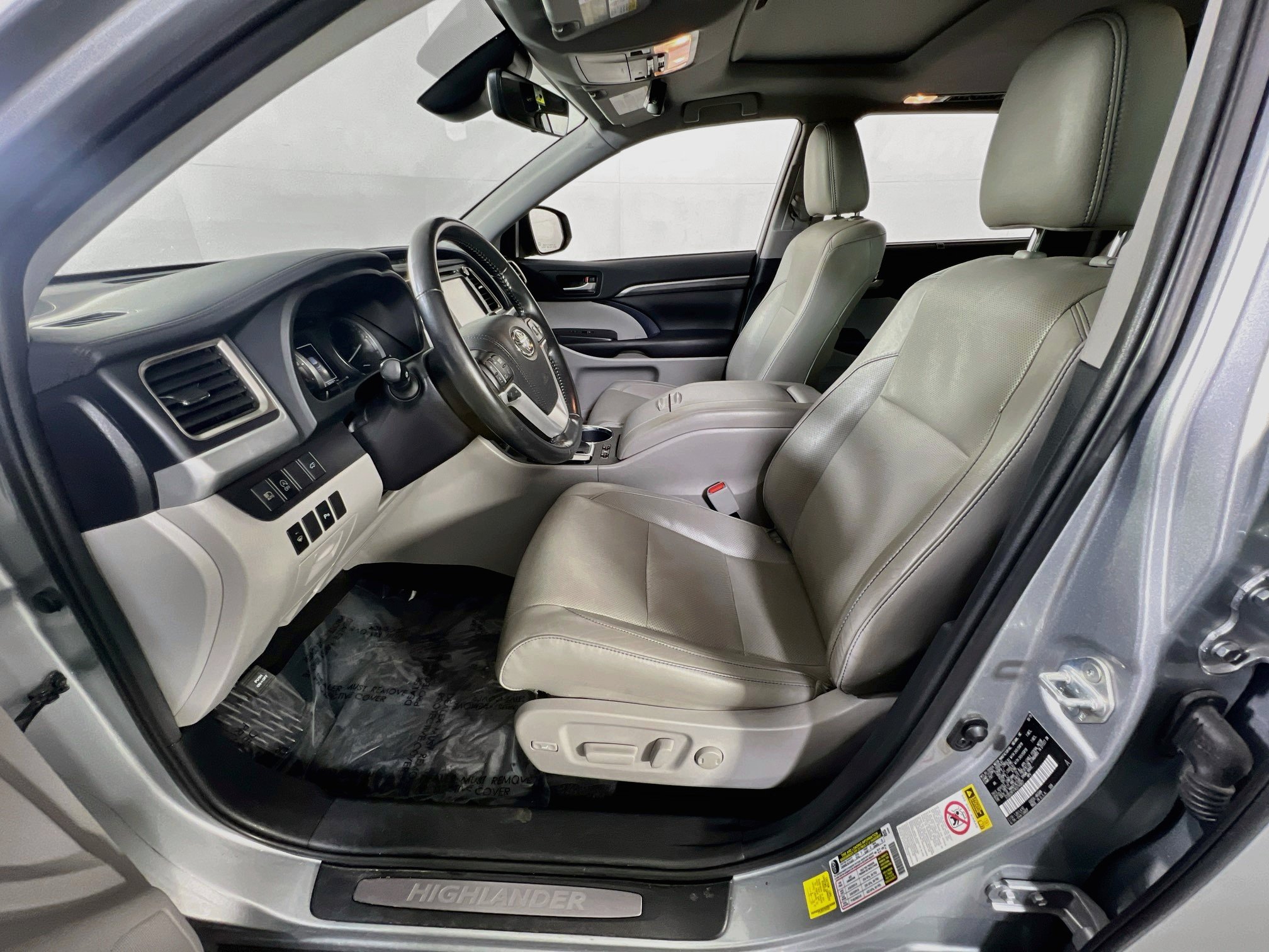Used 2019 Toyota Highlander Limited AWD/4WD image 20