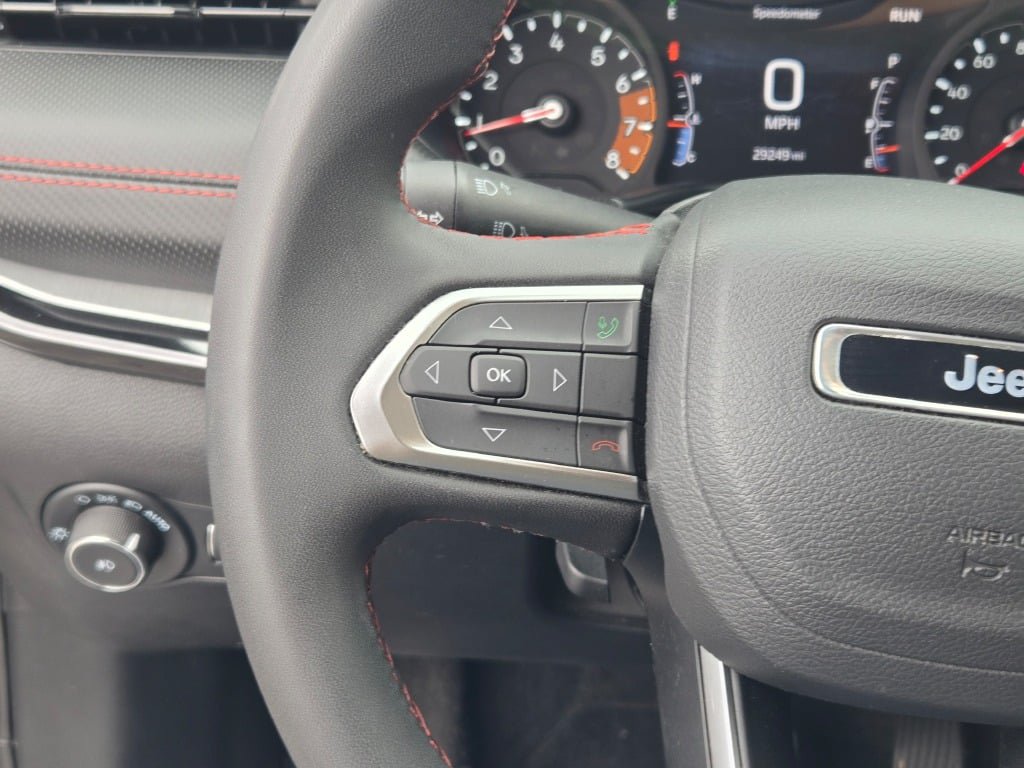 Used 2025 Jeep Compass Trailhawk AWD/4WD image 29