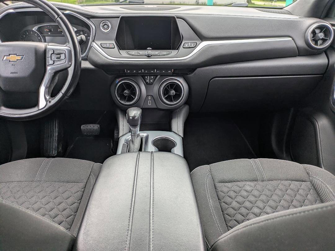 Used 2020 Chevrolet Blazer LT FWD image 12