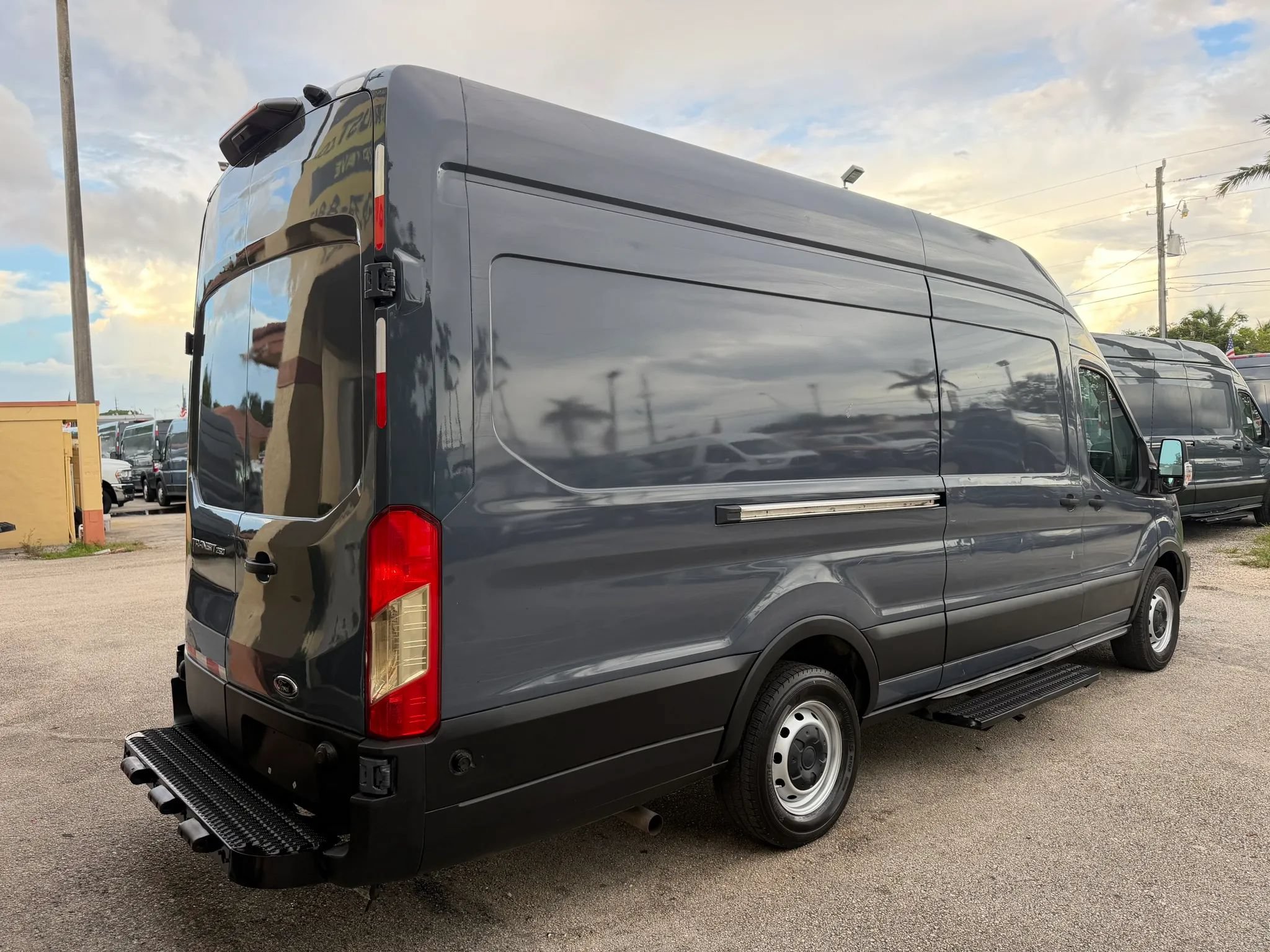 Used 2020 Ford Transit 250 148 High Roof Extended RWD image 6
