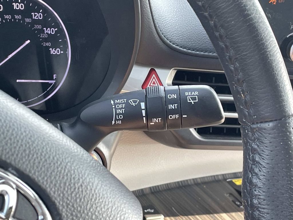 Used 2021 Toyota Sienna Limited FWD image 46