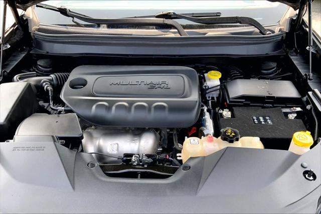 Certified 2020 Jeep Cherokee Limited w/ Technology Group FWD image 28