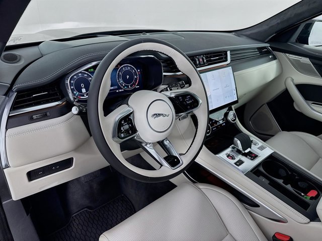 New 2026 Jaguar F-PACE R-Dynamic S image 9