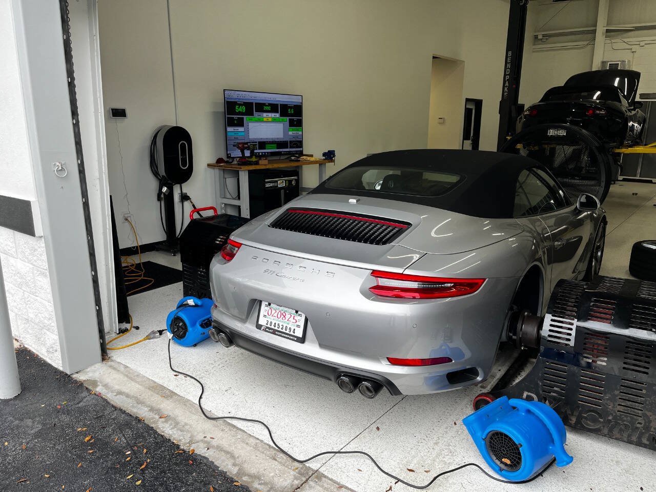 Used 2017 Porsche 911 Carrera image 94