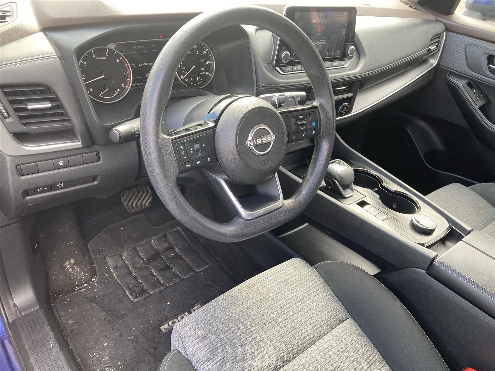 Used 2023 Nissan Rogue SV image 12