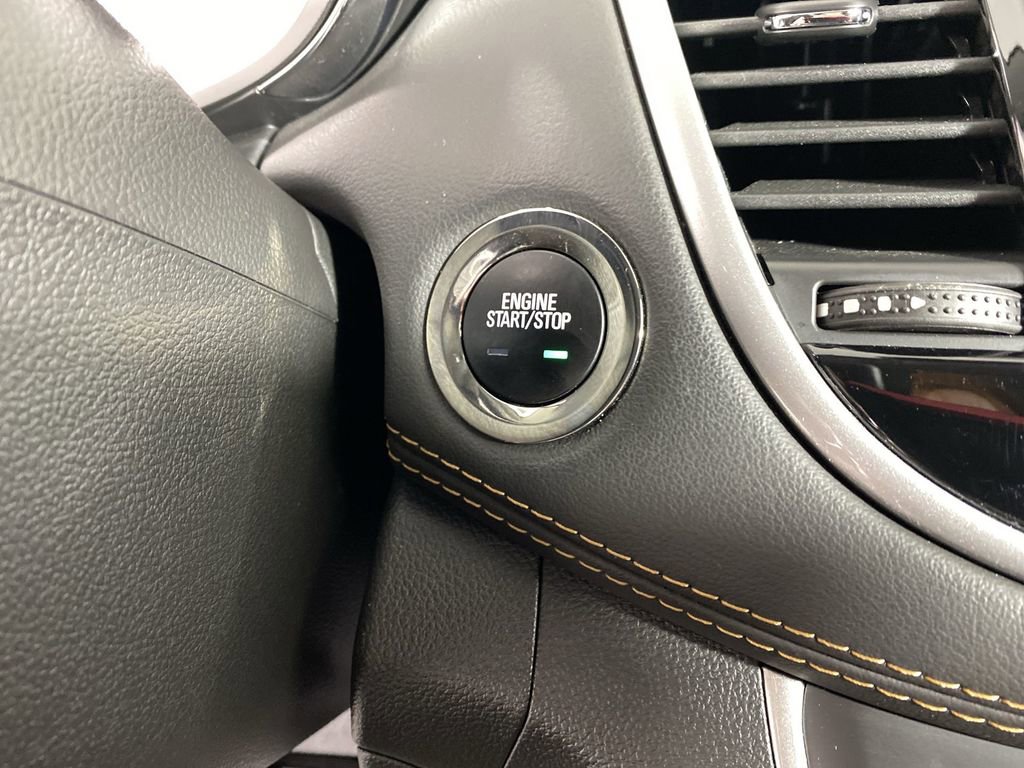 Used 2022 Chevrolet Trax LT w/ LT Convenience Package image 19