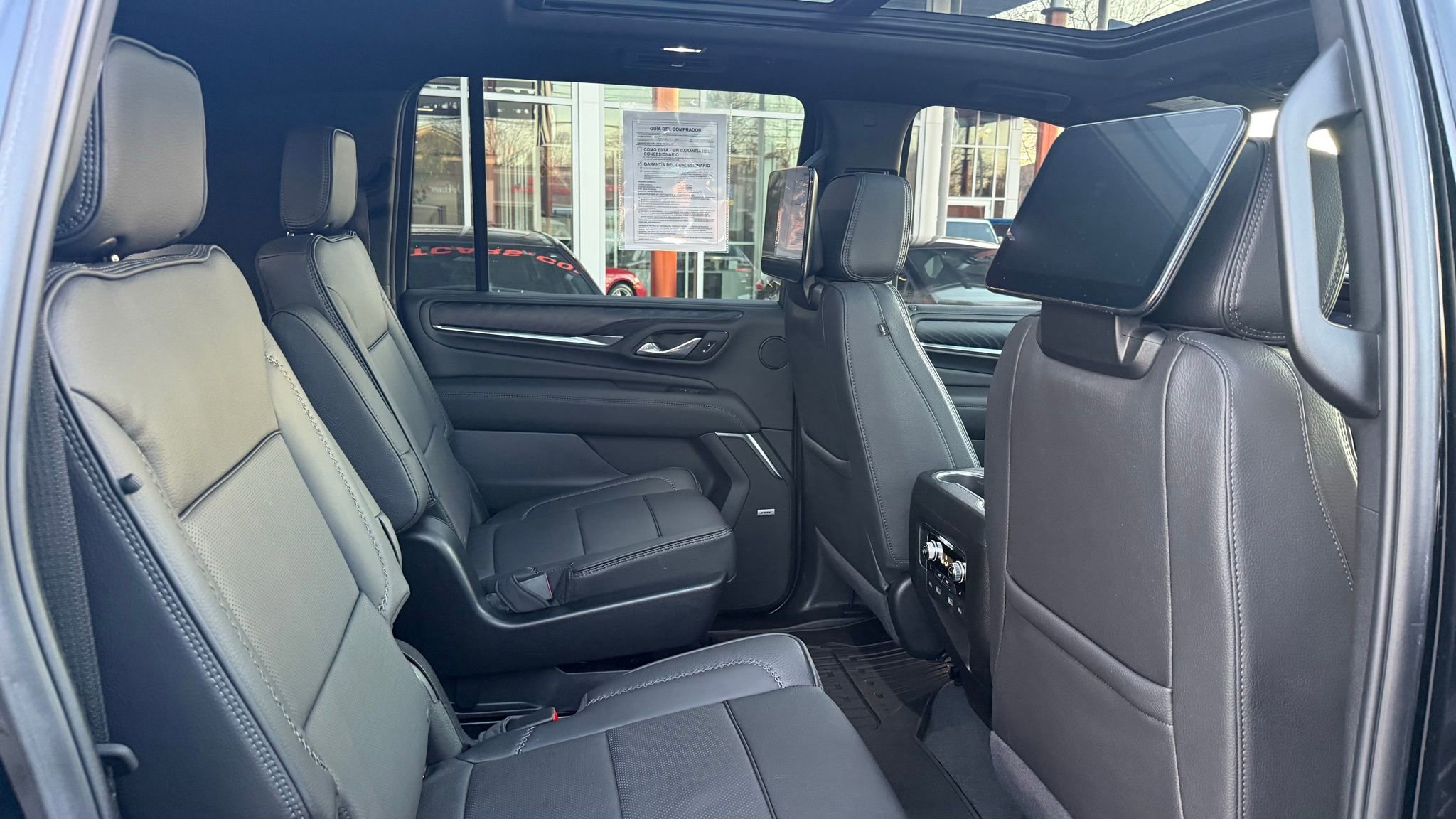 Used 2024 GMC Yukon XL Denali w/ Advanced Technology Package image 22