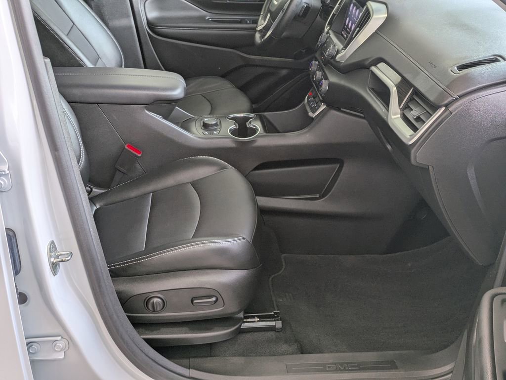 Used 2023 GMC Terrain SLT AWD/4WD image 9