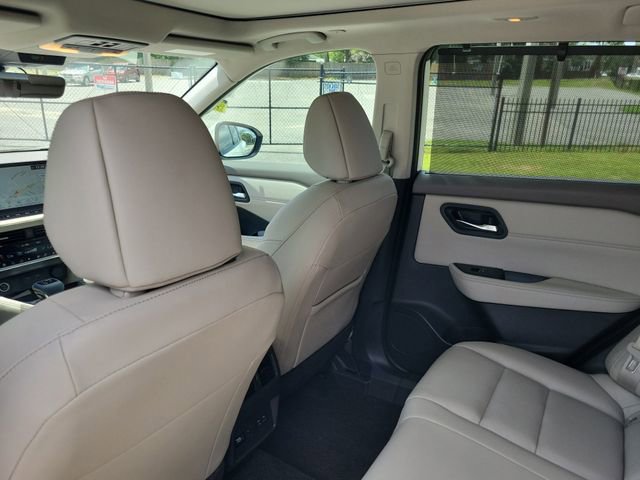 Used 2023 Nissan Rogue SL w/ SL Premium Package FWD image 12