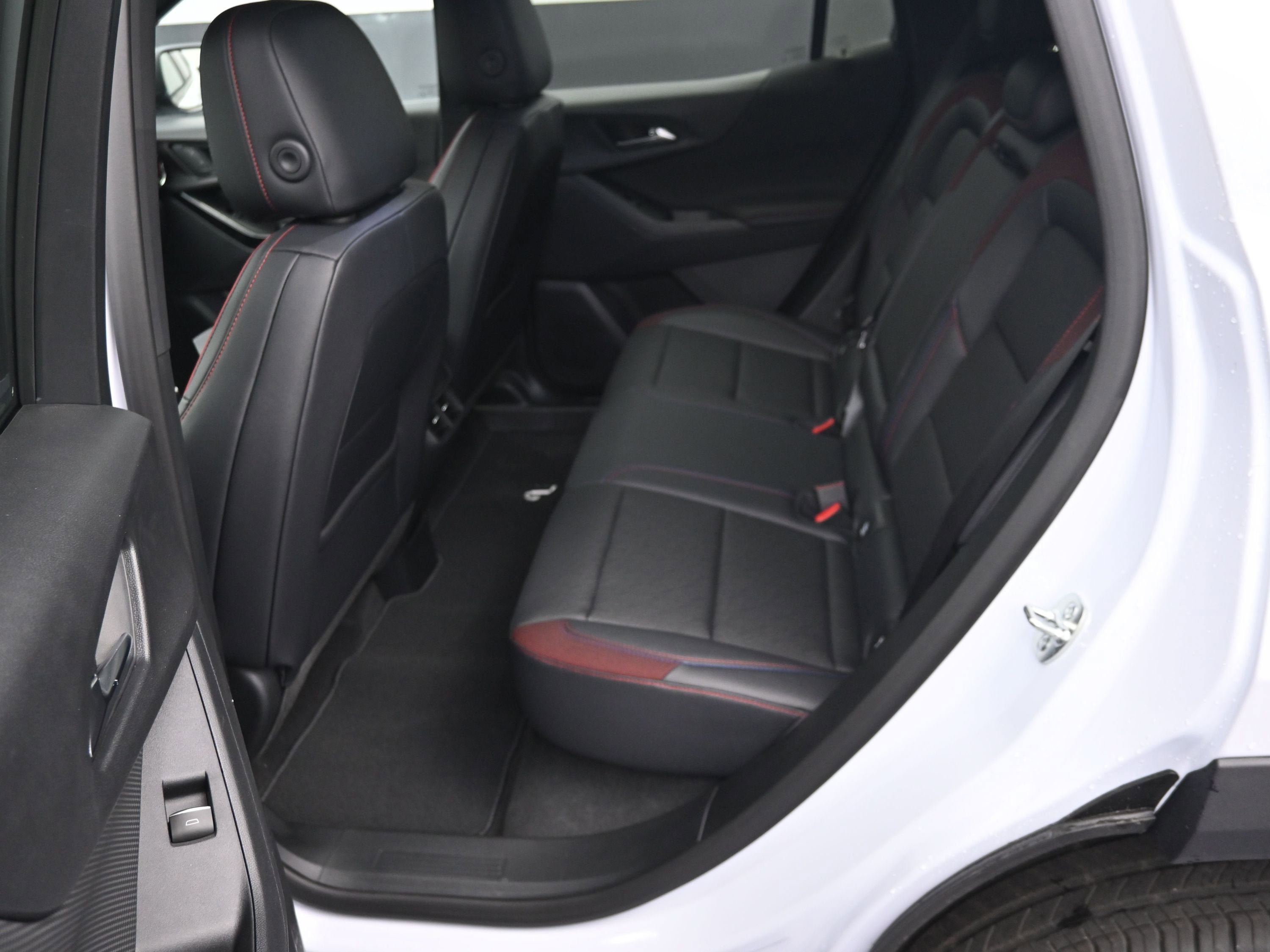 New 2026 Chevrolet Equinox RS AWD/4WD image 29