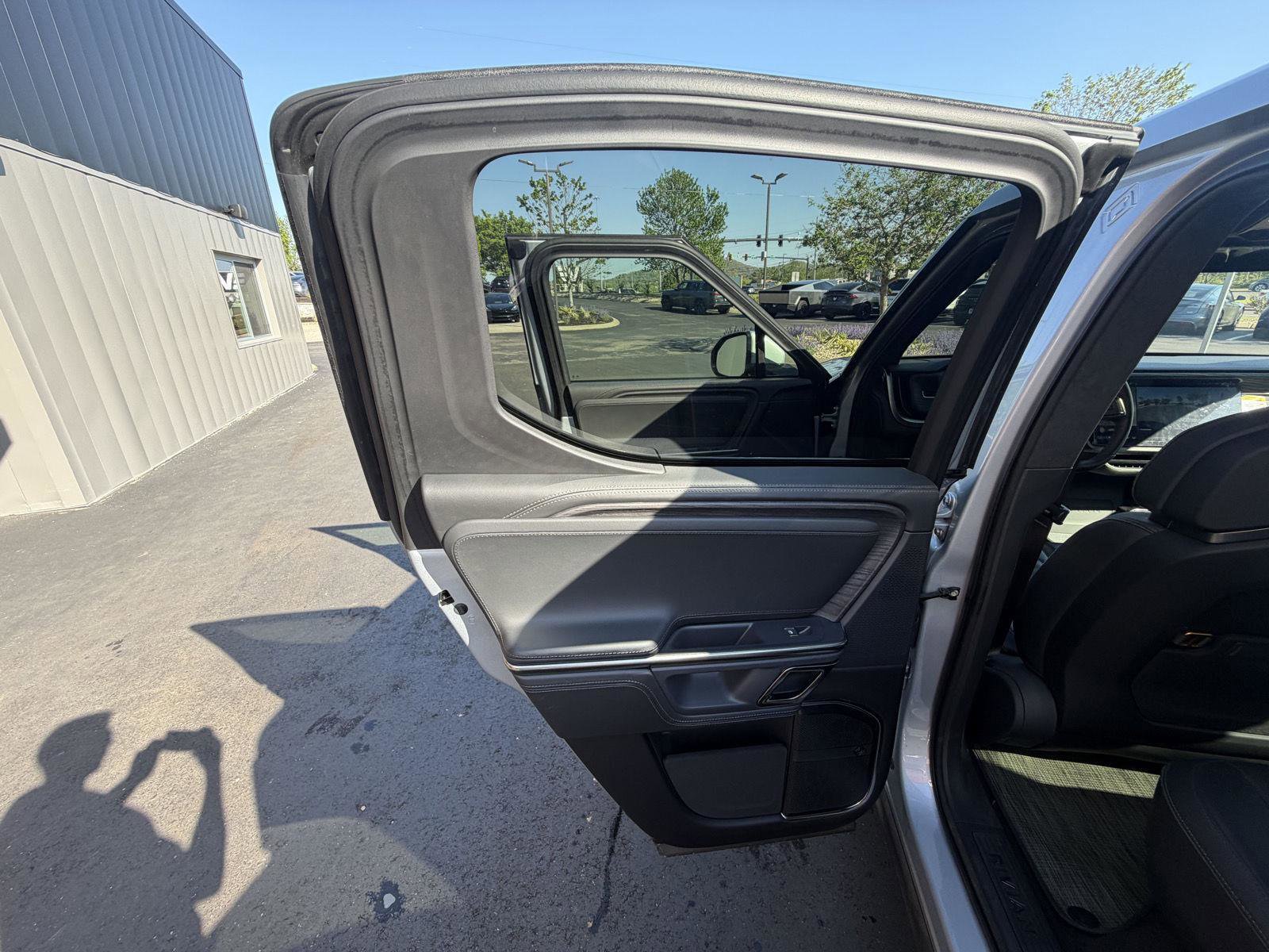 Used 2023 Rivian R1T Adventure AWD/4WD image 15