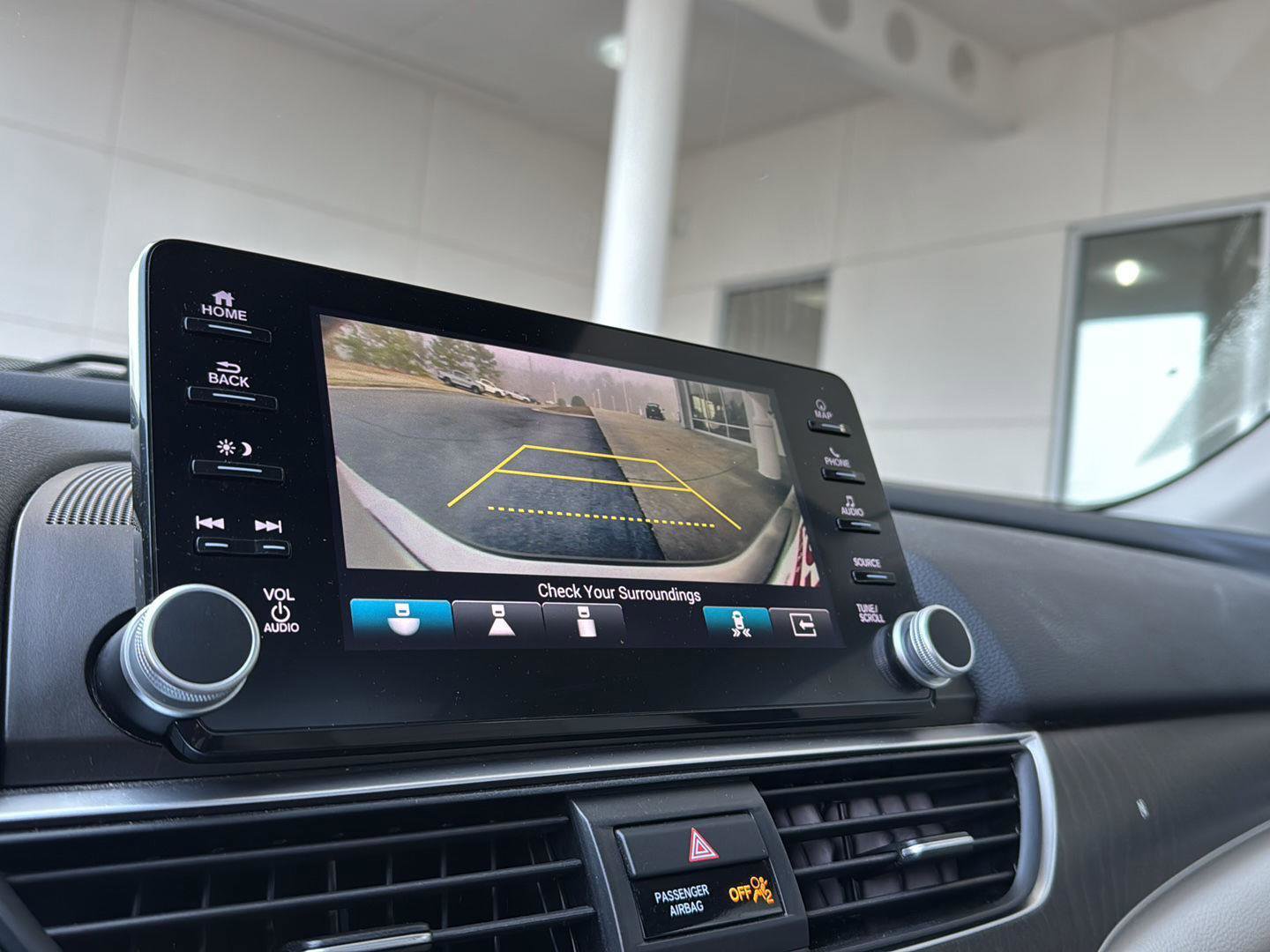 Used 2018 Honda Accord Touring image 24