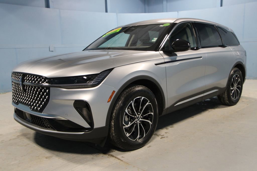 Used 2025 Lincoln Nautilus Premier image 28