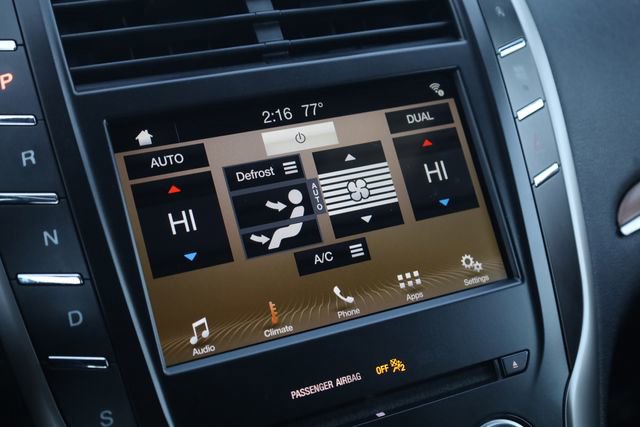 Used 2018 Lincoln MKC Select image 17