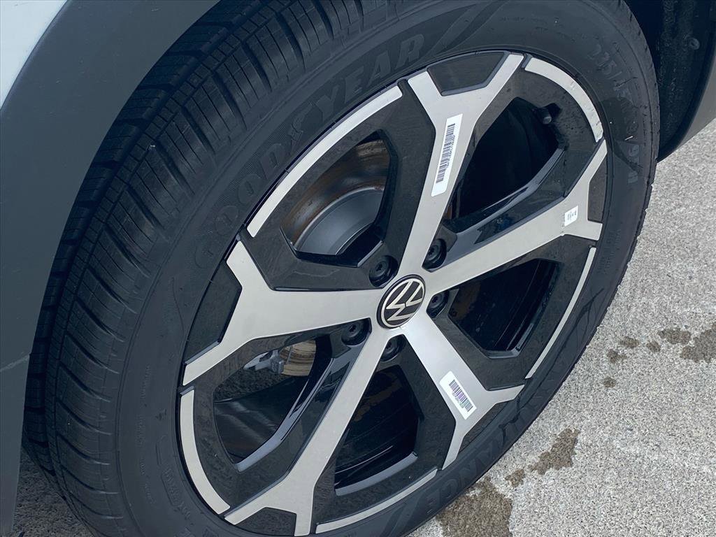 New 2026 Volkswagen Taos SEL AWD/4WD image 12