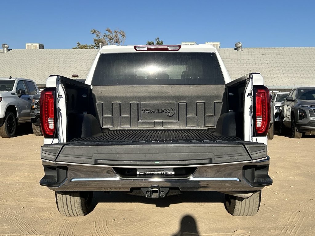 Certified 2026 GMC Sierra 1500 SLT RWD image 24