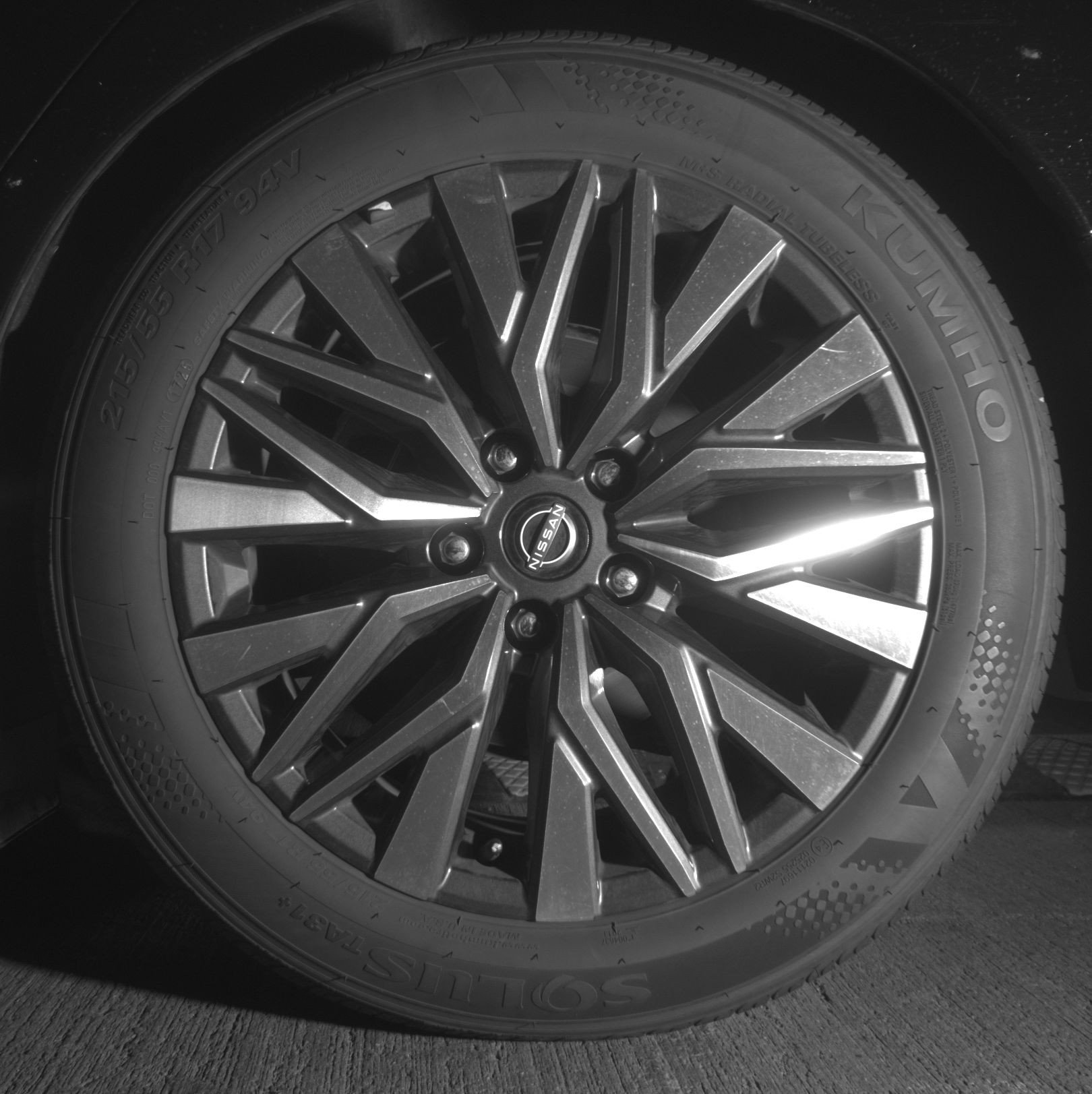Used 2025 Nissan Altima 2.5 SV FWD image 14