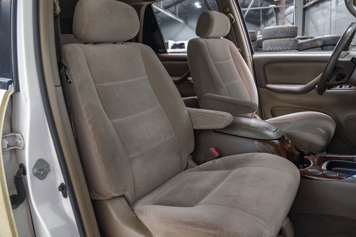 Used 2004 Toyota Sequoia SR5 image 30