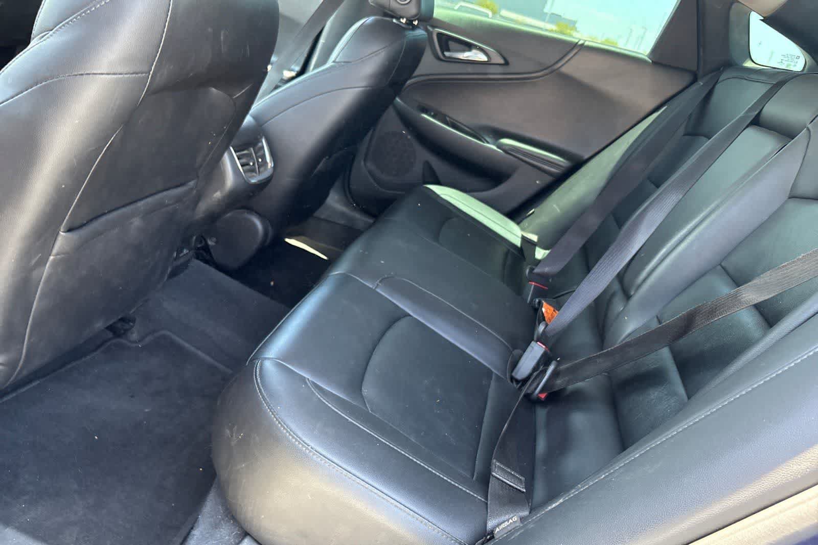 Used 2016 Chevrolet Malibu LT w/ Leather Package FWD image 5