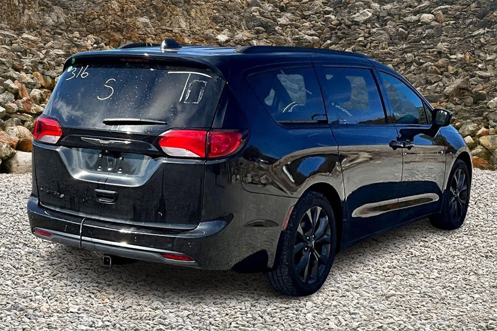 Used 2018 Chrysler Pacifica Touring Plus w/ S Appearance Package image 2