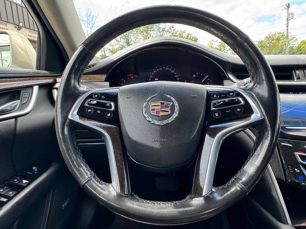 Used 2015 Cadillac XTS Luxury FWD image 19