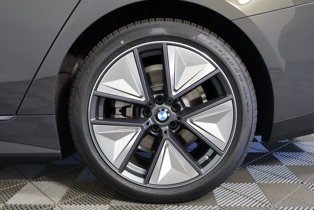 New 2026 BMW i4 eDrive40 w/ Premium Package RWD image 10