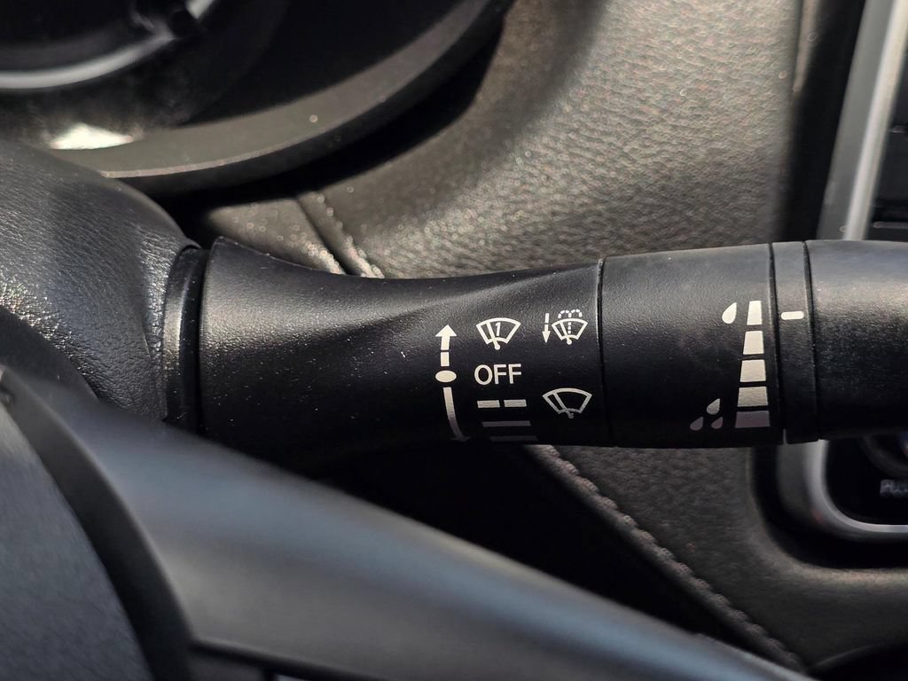 Used 2021 Nissan Versa S FWD image 19