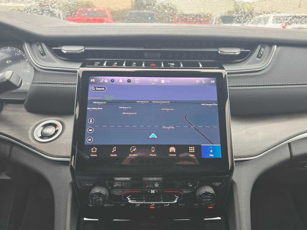 New 2025 Jeep Grand Cherokee L Limited image 12